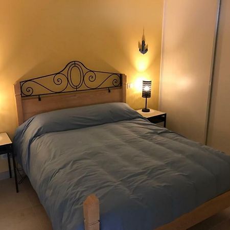 Appartement En Bord De Mer Сен Мари де ла Мер Екстериор снимка
